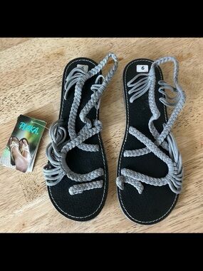 Plaka Silver Sandals, Size 7.5, New no Tag.